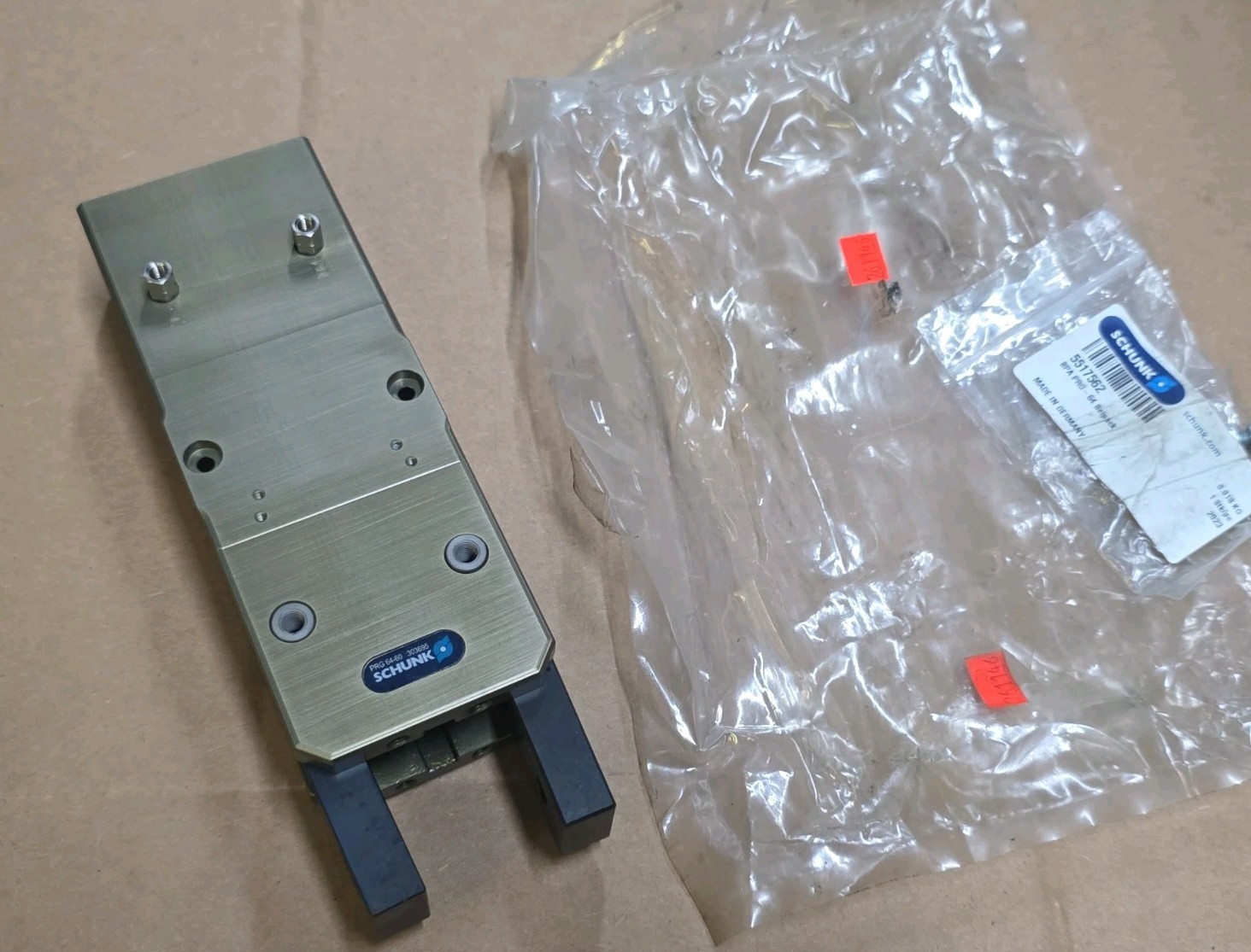 SCHUNK 303695 PRG 64-60 Radial Gripper 60° 0303695