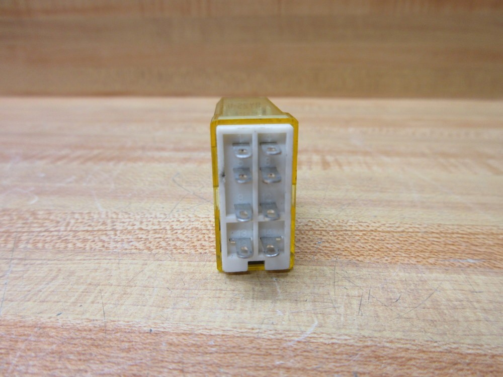 IDEC RY2S-U-AC120V Relay RY2S-U-120V AC