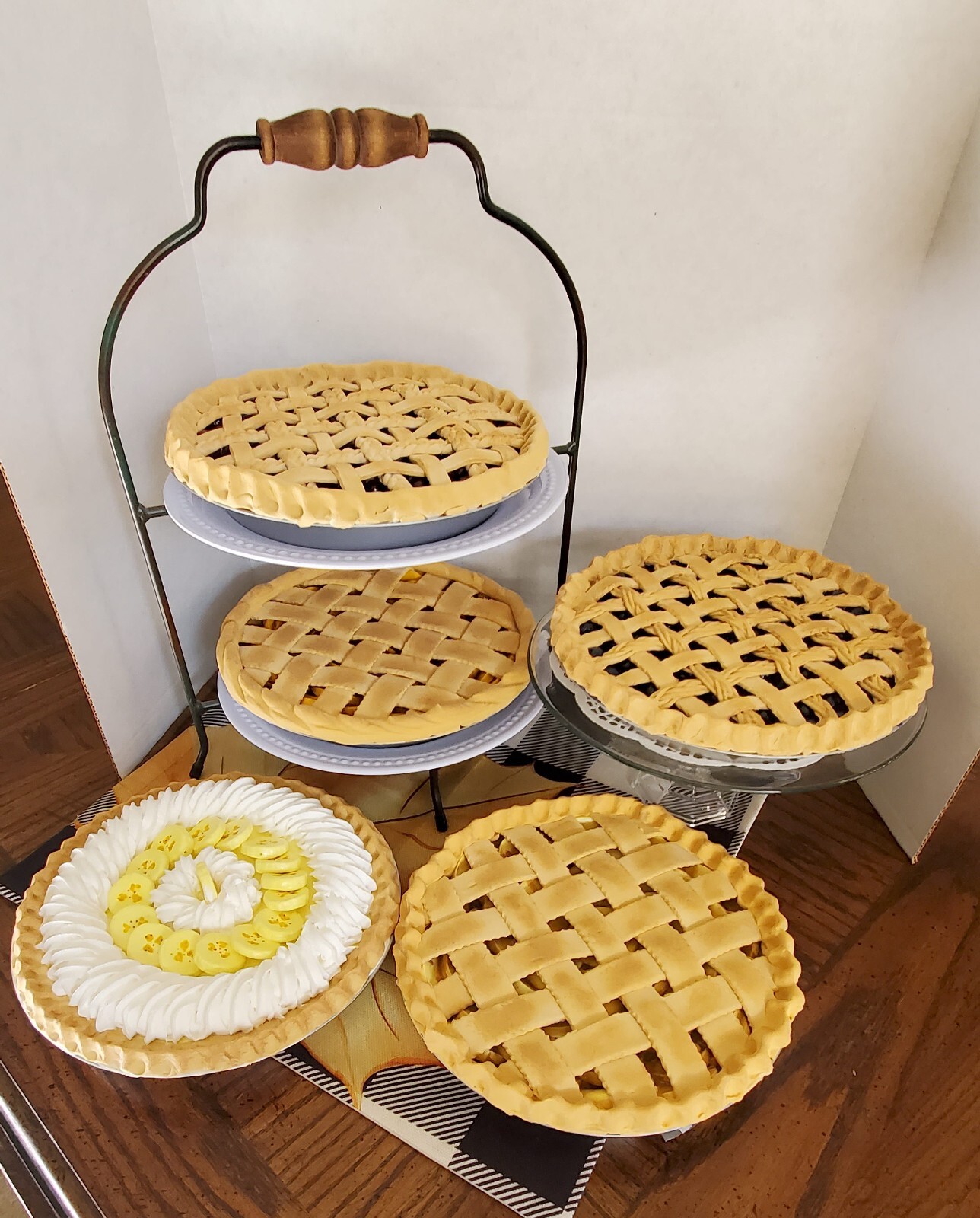 9 ½ Faux Fruit Pies Apple,Peach, Blueberry, Cherry & Banana Lattice Top Pies