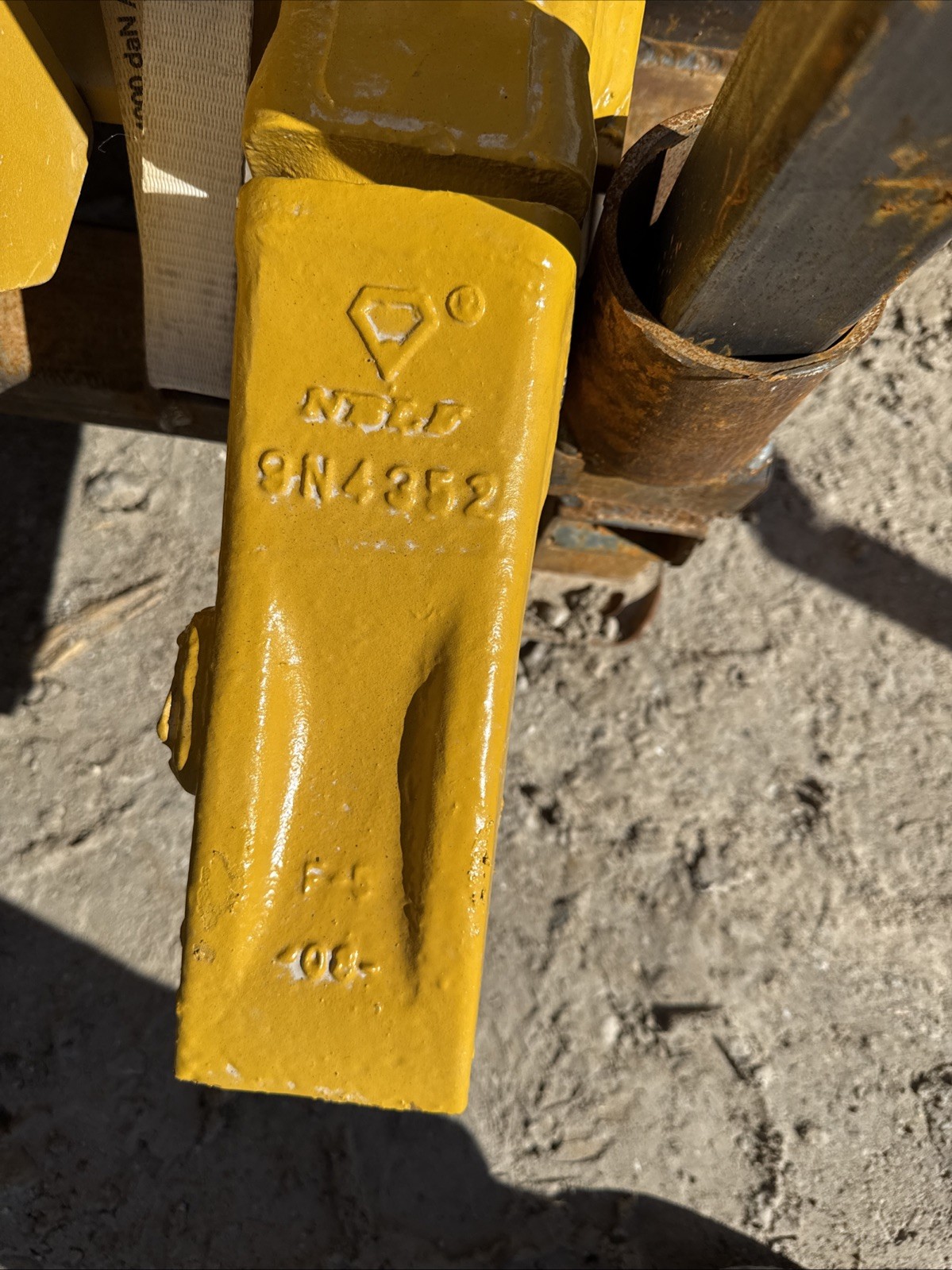 Cat 320 54 inch bucket 80 MM pin Excavator New Tooth Grapple Claw Clam