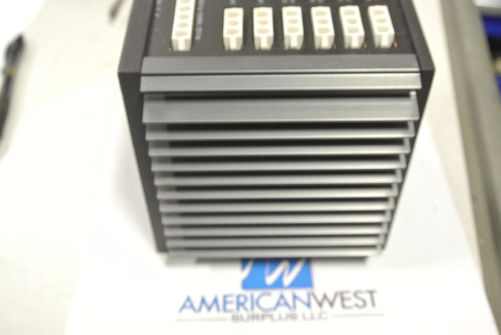 Invensys FOXBORO FPS400-24 24 Vdc 6 Output Power Supply 120-240 VAC Input