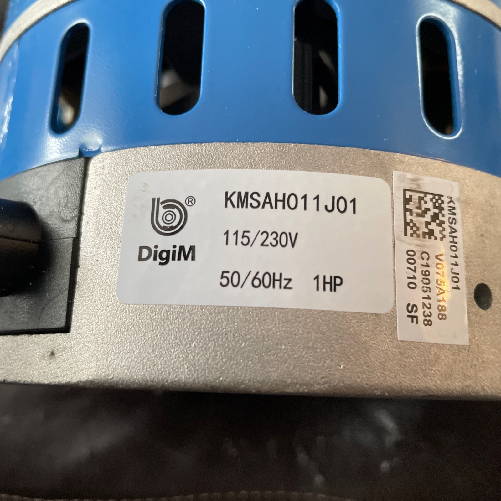 1 HP 115v/230v 50/60 Hz Fan Motor For a 4 Ton AC. See Pictures For Specs.