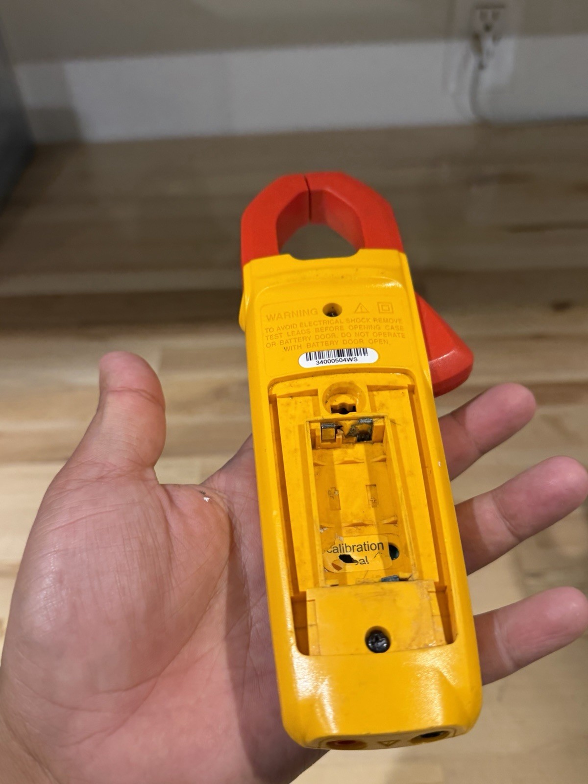 FLUKE 323 TRUE RMS CLAMP METER (PARTS ONLY) FOR PARTS – SHIPS FAST