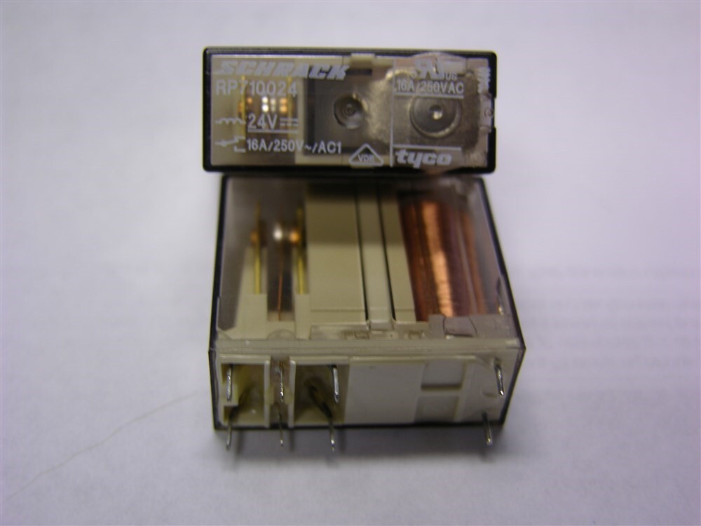 2 Tyco Schrack RP710024 24V, 16A 250VAC Contacts PCB Mount Relays