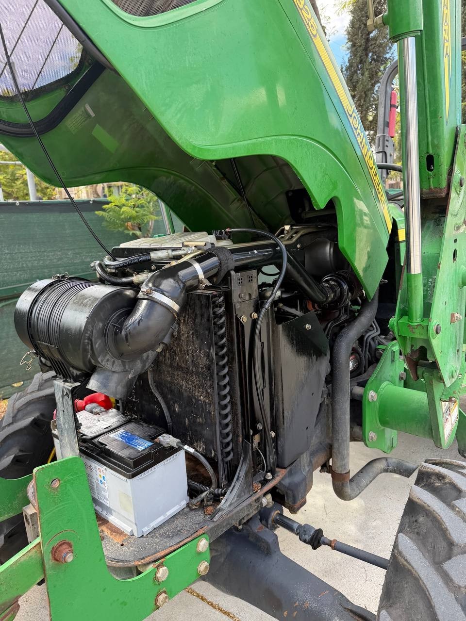 John Deere 5325 Tractor Diesel 4×4 Loader PTO Clean Runs Strong 2008