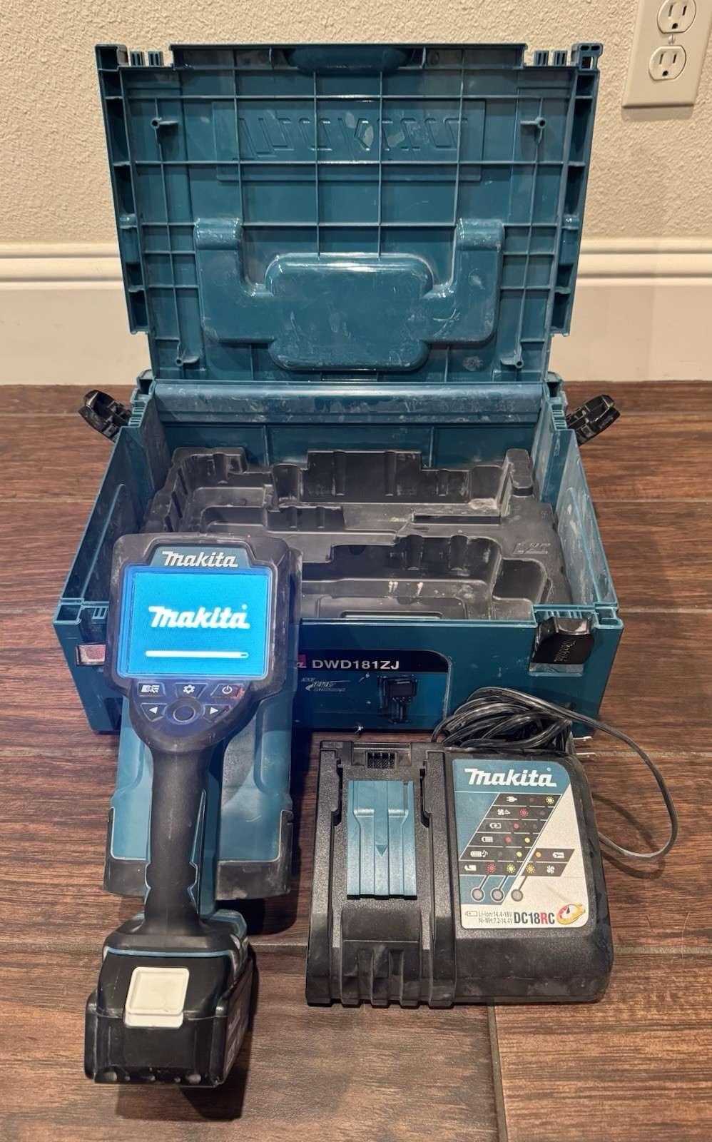 Makita DWD181ZJ 18V LXT Lithium‑Ion Cordless Multi‑Surface Scanner Kit Complete