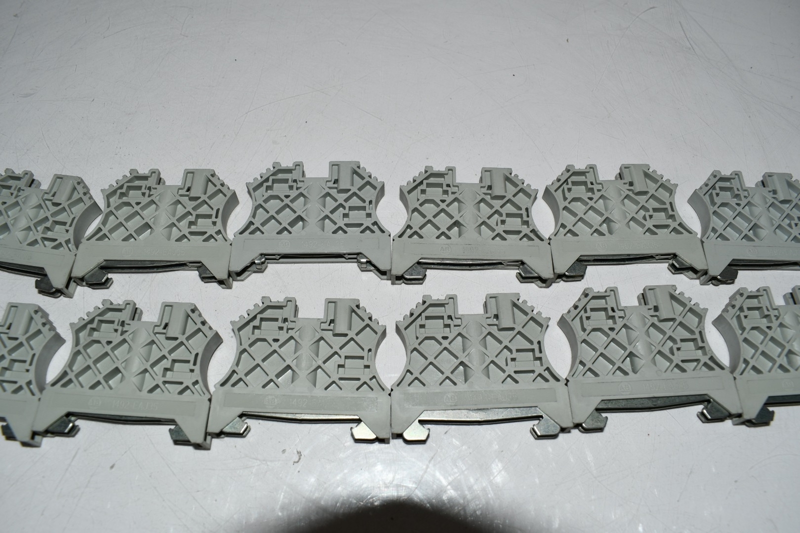 Lot of 20 NEW Allen Bradley 1492-EAJ35 END ANCHOR FOR NORMAL DUTY DIN RAIL