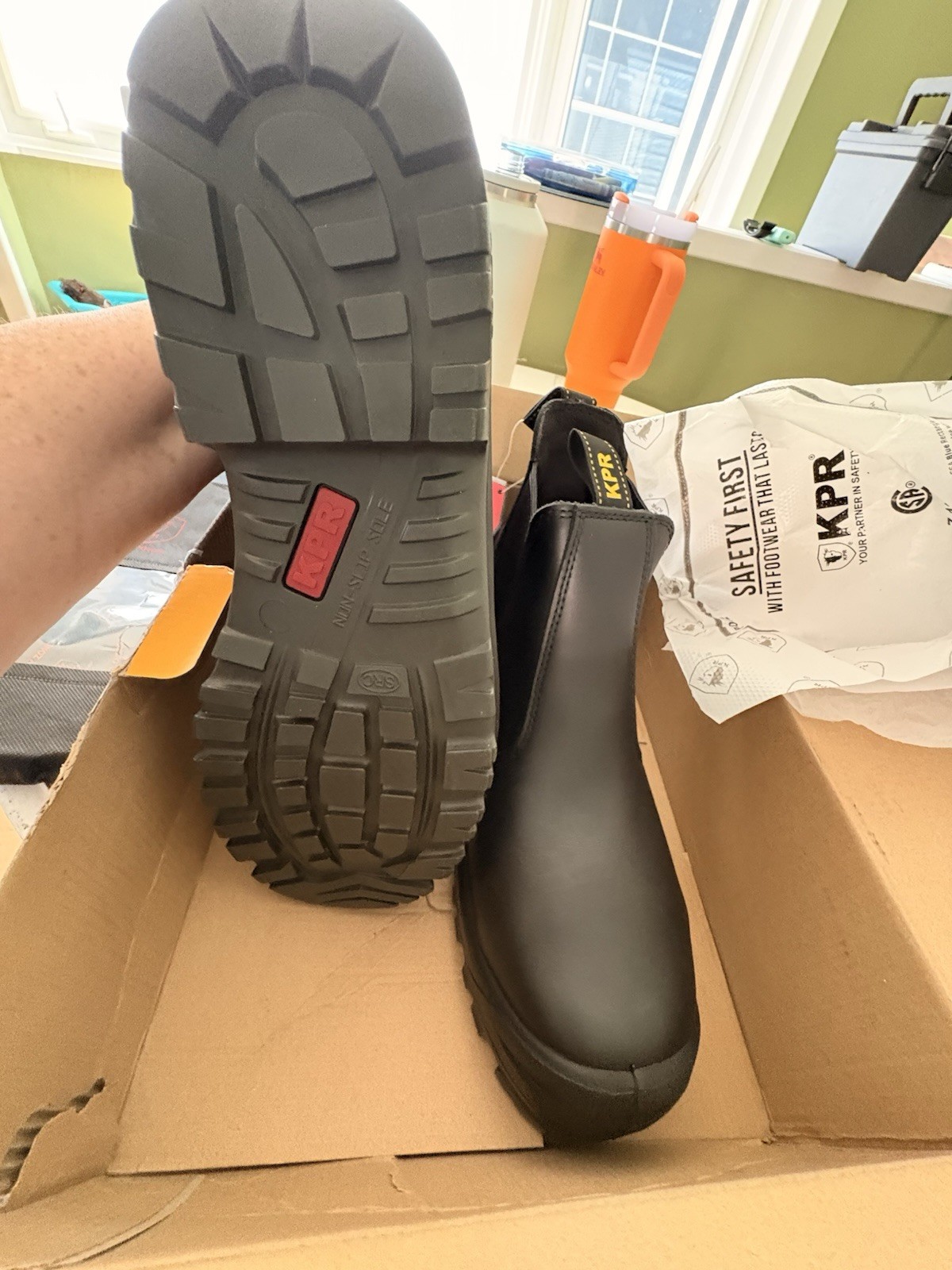 KPR Men’s M706 CSA Approved ESR 6” wide Size 10 Black