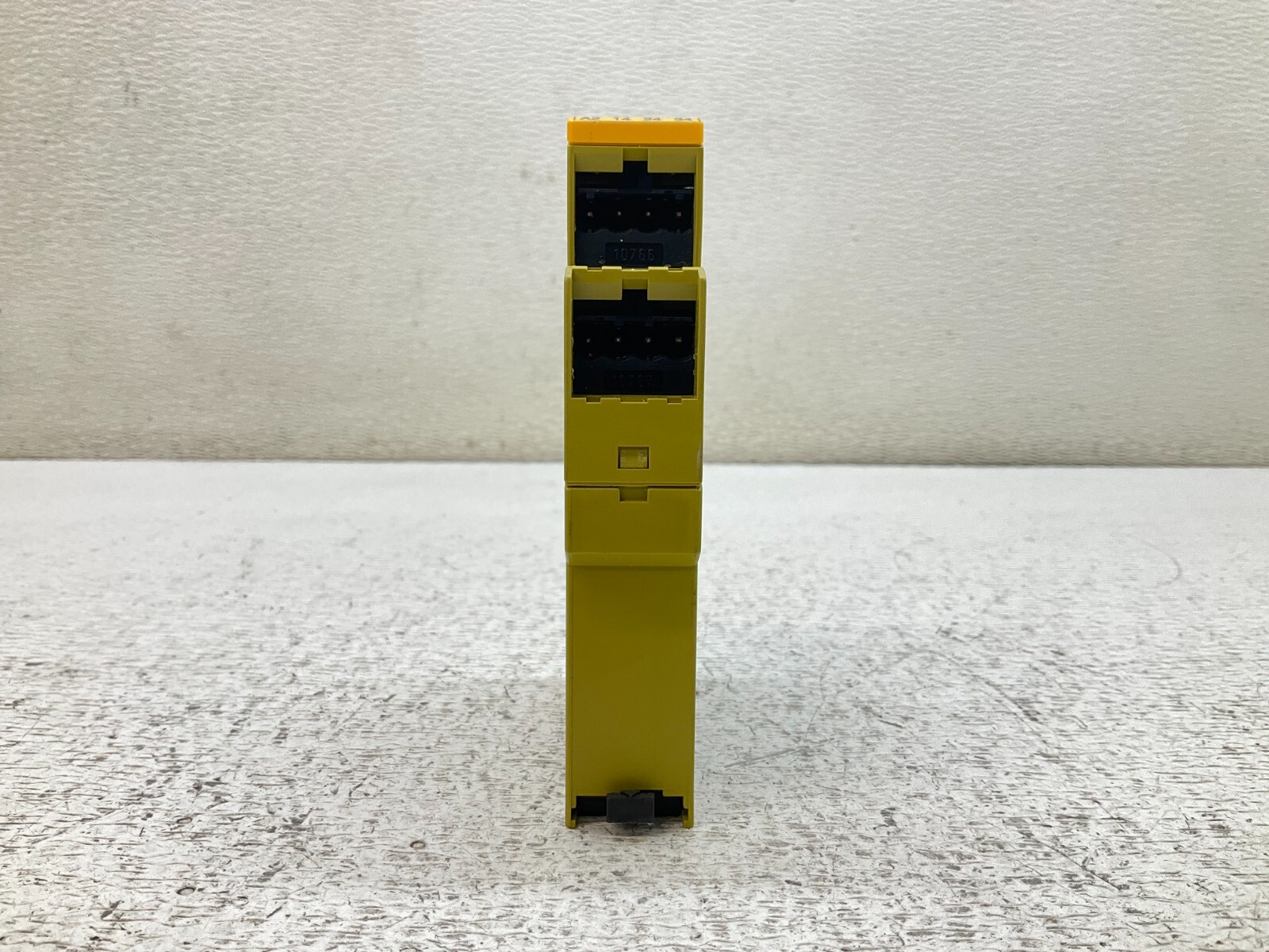 Pilz PZE X4P 24VDC 4n/o 24 VDC Safety Relay 777585 (TSC)
