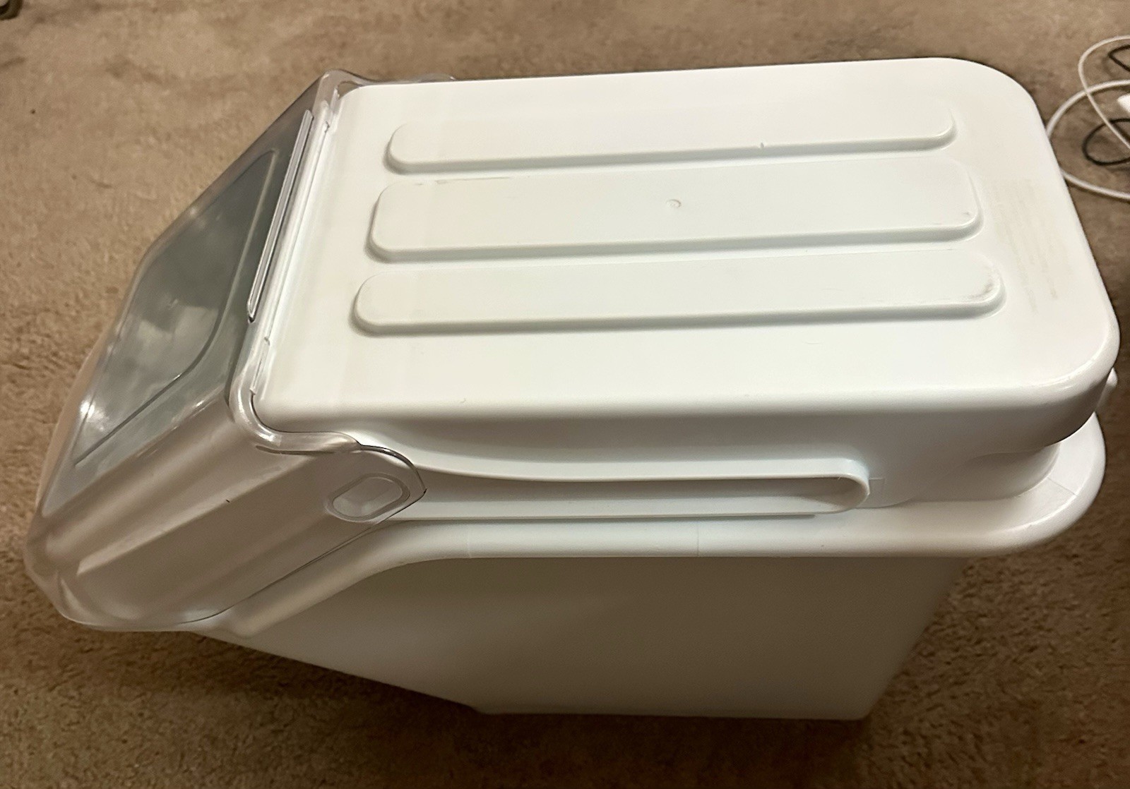 Rubbermaid Commercial 9G57WHI 5.4-gal. Plastic Shelf Ingredient Bin – White