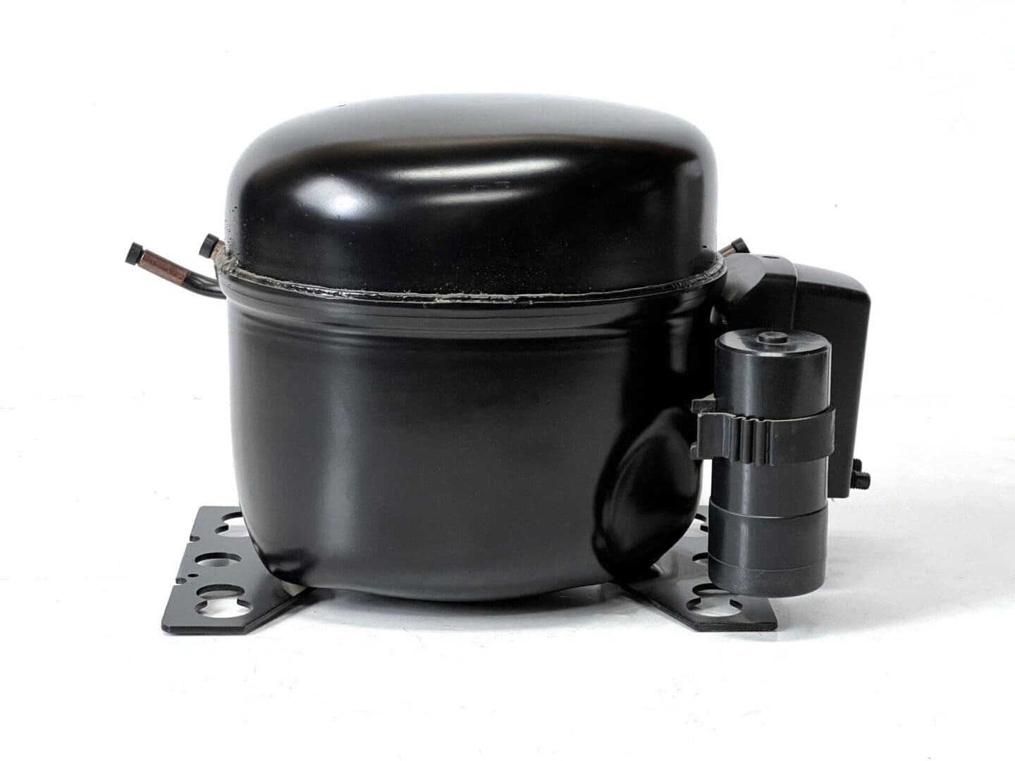 TL4CNX.2 – Secop / Danfoss Refrigeration Compressor – 115-127V – R-290A – Low /