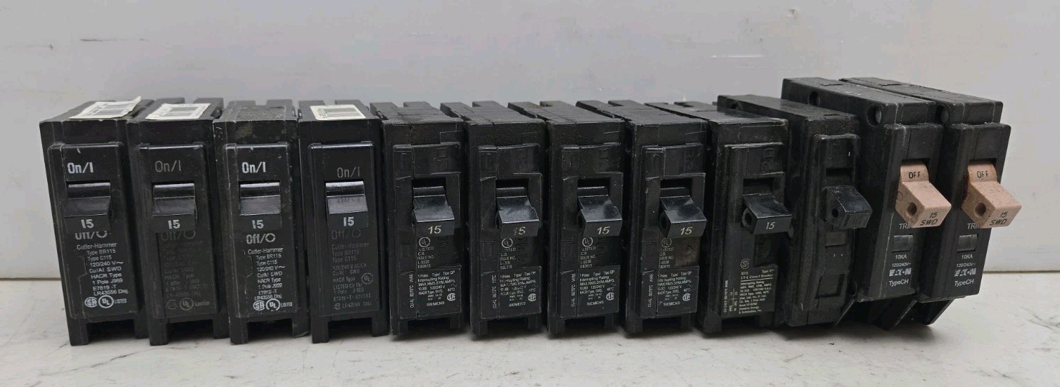 Mixed Lot of 12 Single Pole Circuit Breakers 15A Eaton Cutler Hammer Square D