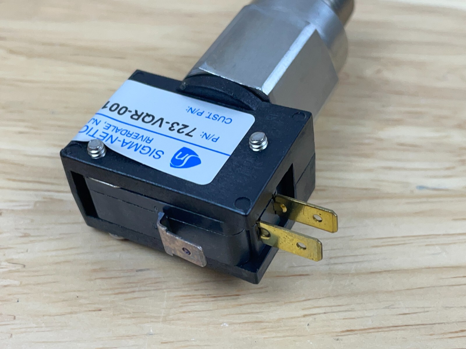 Sigma-Netics 723-VQR-0015N Pressure Switch