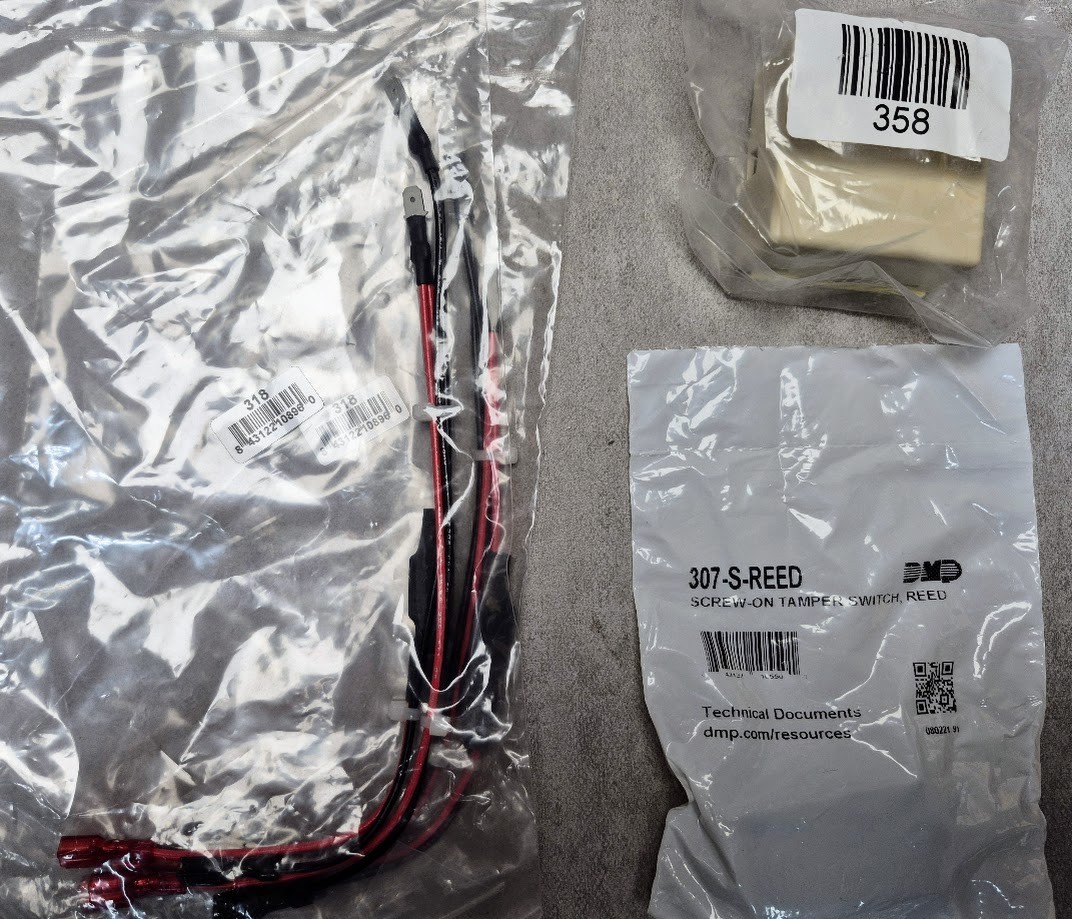 DMP XR150 XR550 Security Panel Hardware Kit 861 305 431 356-7 Harnesses Relays