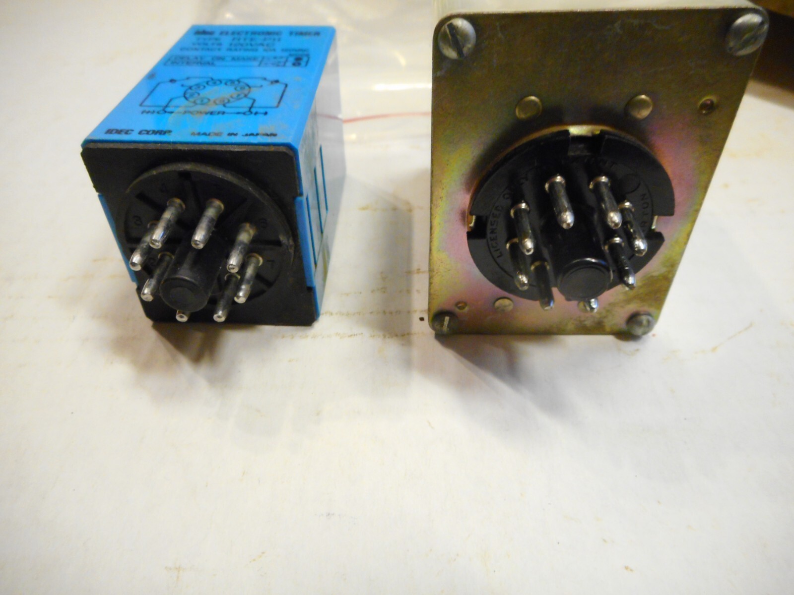 PAIR USED 8 PIN TIMERS AMF CHB-38-70003 & IDEC TRE-P11