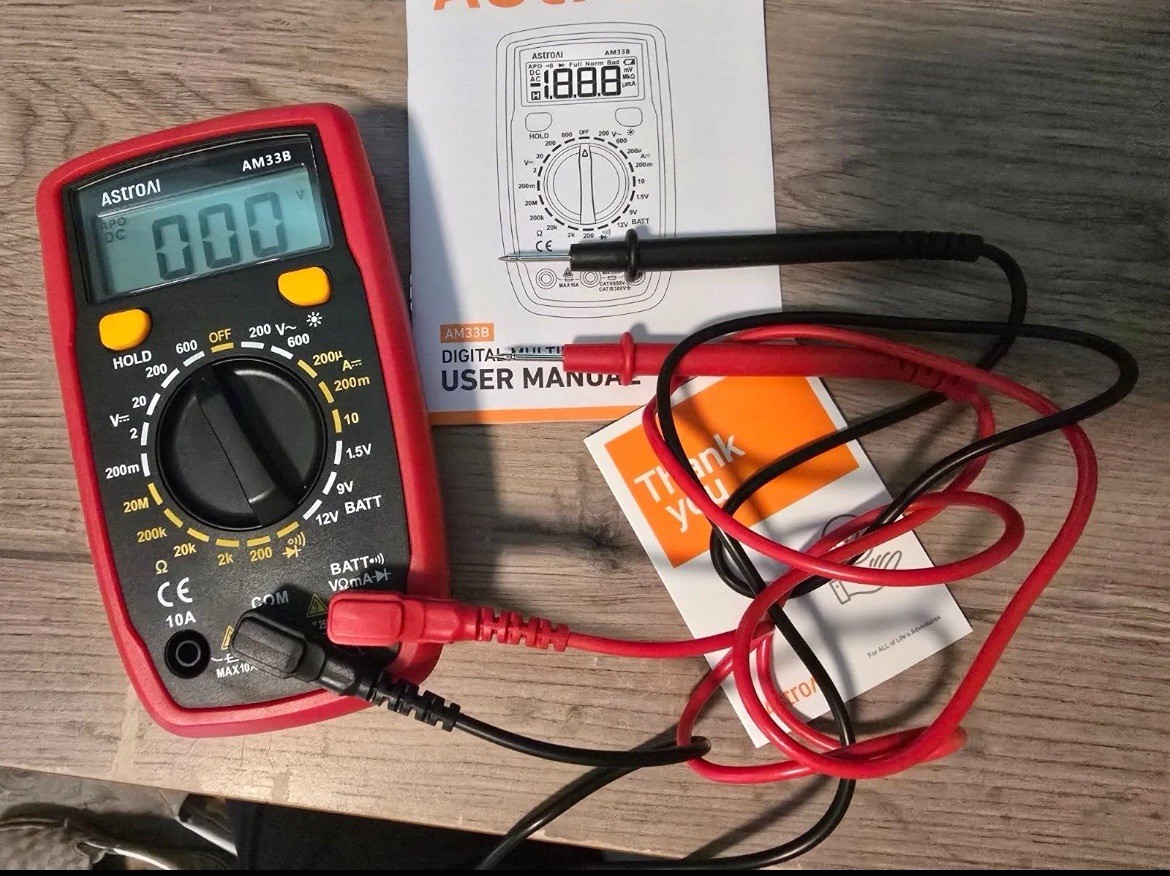 AstroAI AM33D 2000 Counts Digital Multimeter ASIMT33D -Open But New!