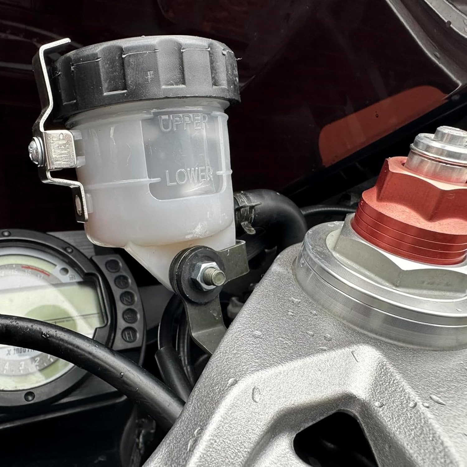 Motorcycle Brake Fluid Reservoir Front Tank Oil Cup Compatible with ZX6R ZX10R Z