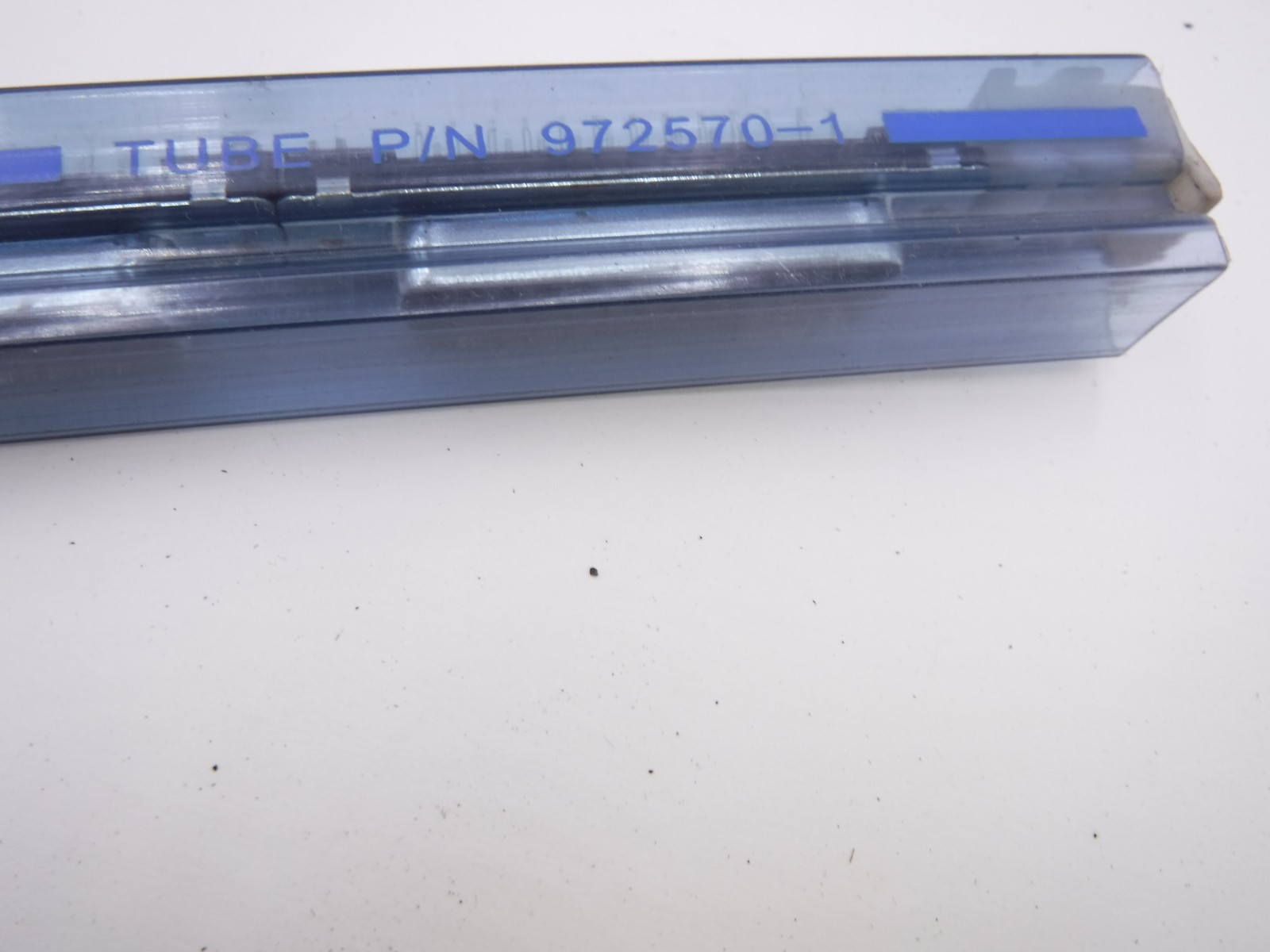 30 Pack AVLIS-CO 972570-1 Connectors 25 Pin