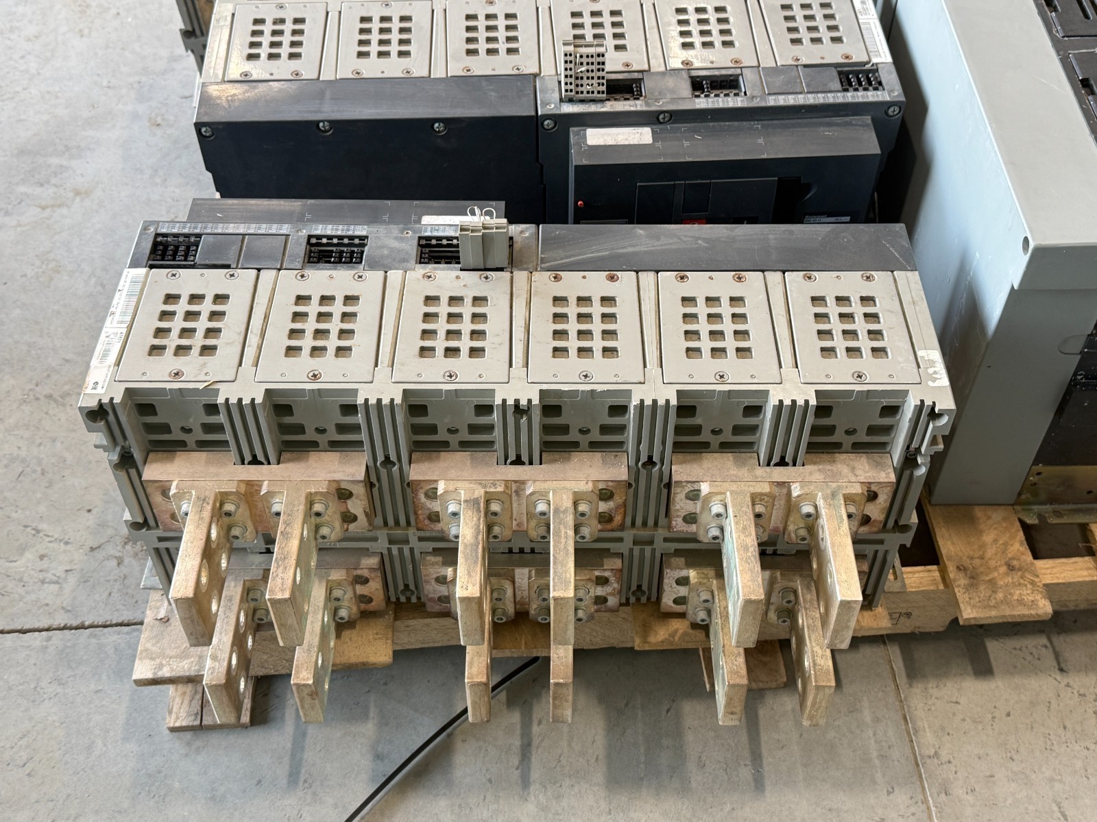 Square D Masterpact NW40H 4000A Draw-Out Circuit Breaker with Micrologic 6.0 P