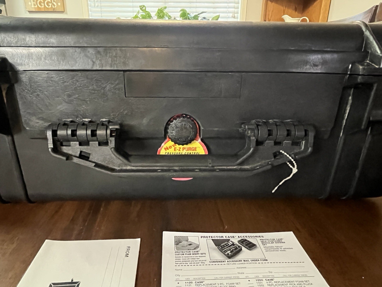 Iron Duck Pelican 1600 24″ x 18″ x 8″ EMS Medic Ambulance Hard Case, Black