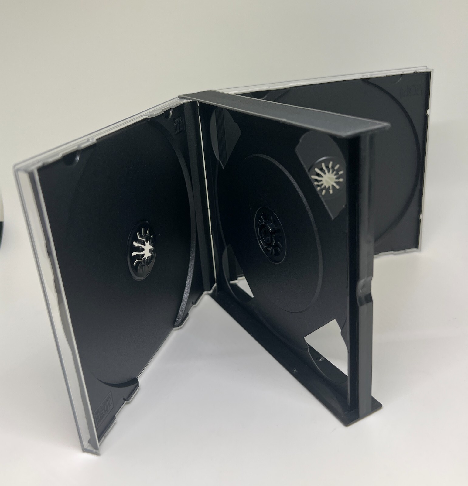 10 PCS 23MM(7/8») 3 DISC (MULTI-3)TRIPLE CD JEWEL CASE W/BLACK CDA TRAY CD-M3