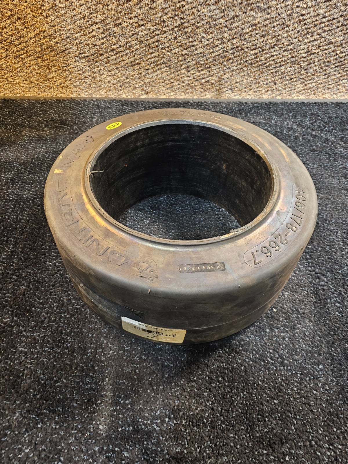 (QTY 1) Unitrac Max 16x7x10-1/2 Smooth Press-On Forklift Tire 406/78-266.7