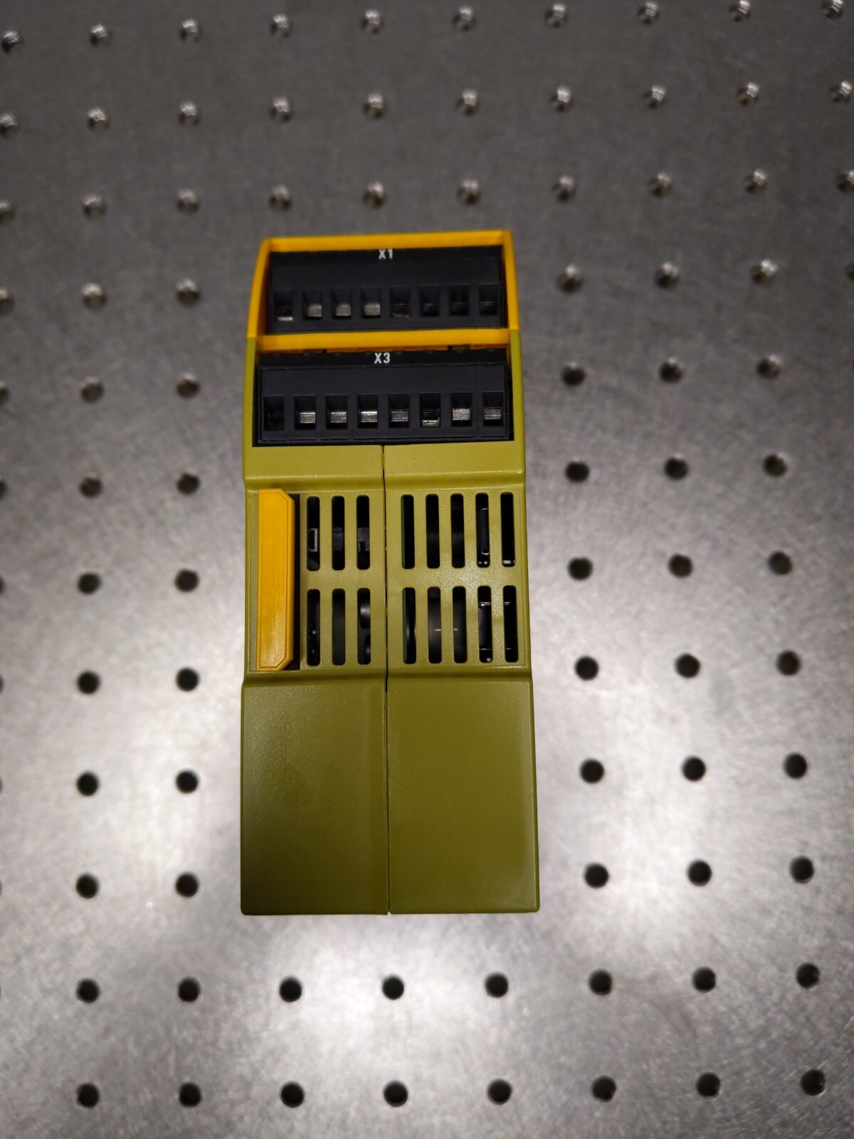 PILZ 750330 / 750330 SAFETY RELAY SUP REV PNOZ S30 24-240 VAC DC NEW NO BOX