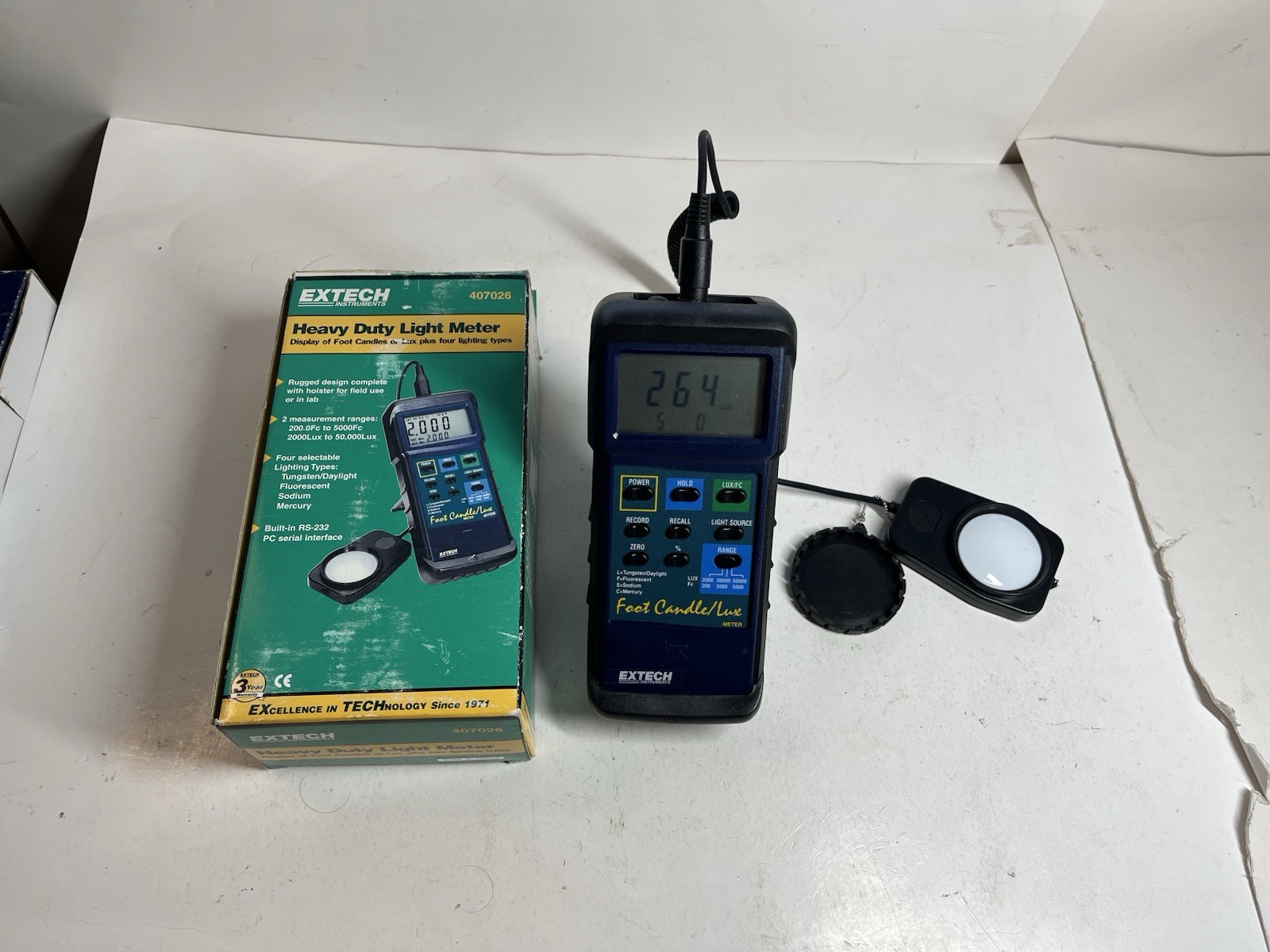 Extech 407026 Foot Candle/Lux Heavy Duty Light Meter