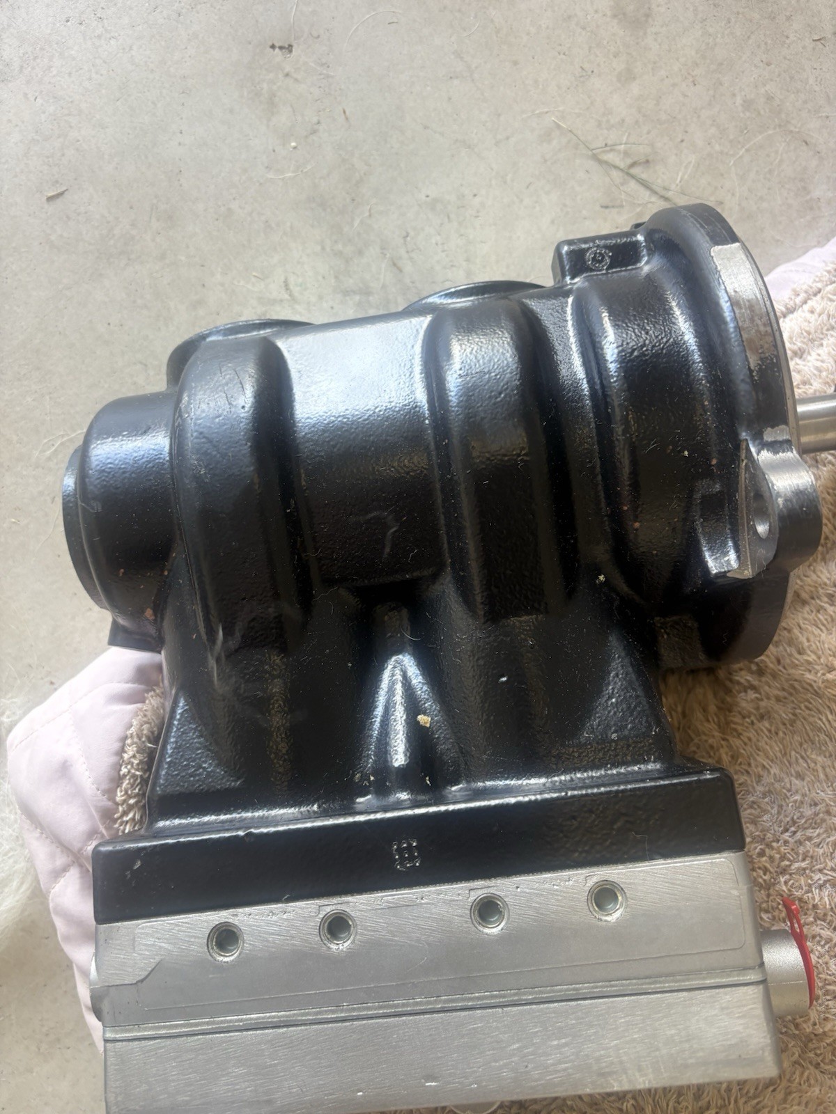 Yumak Hydraulic Pump w/ Flange Mount Driven Shaft, Multi-Port Manifold M.23.310