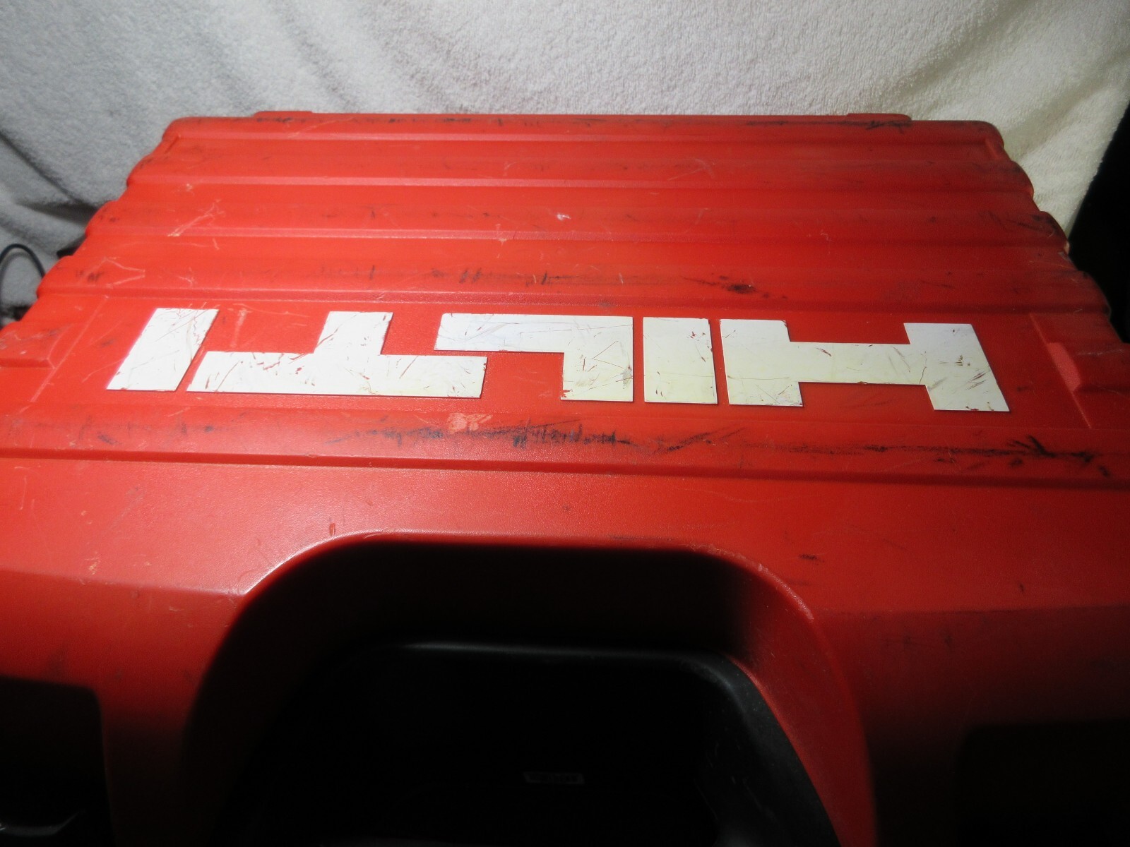 Hilti PS 1000 B X-Scan Concrete Scanner, 2x Batteries & Case works great