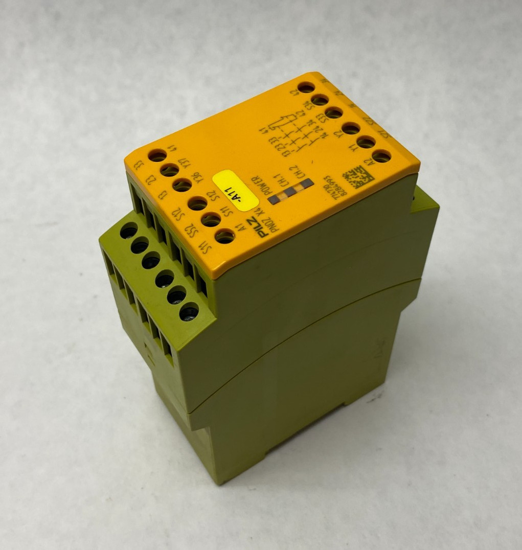 Pilz 774730 Standalone Safety Relay 1 or 2 Channel PNOZ X4 24VDC 3n/o 1n/c