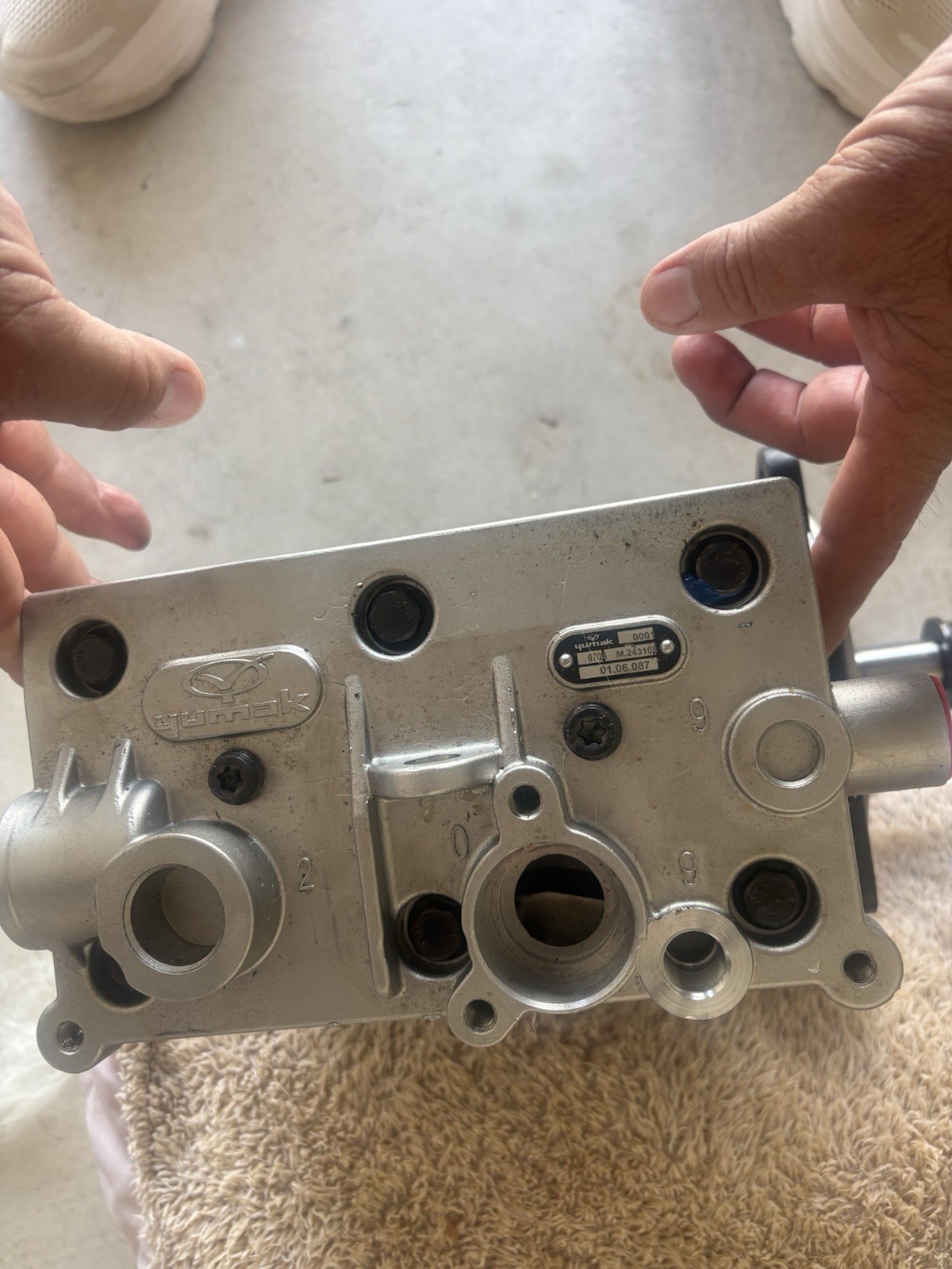 Yumak Hydraulic Pump w/ Flange Mount Driven Shaft, Multi-Port Manifold M.23.310