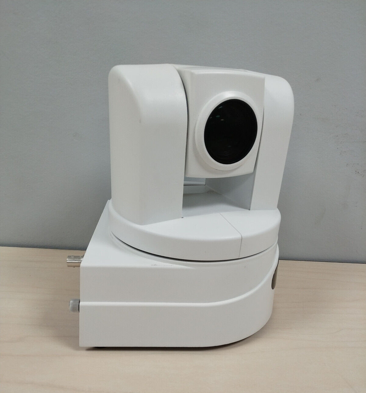 VADDIO 998-6940-000AW ClearVIEW HD-19 PTZ Camera – No ACAdapter #T509
