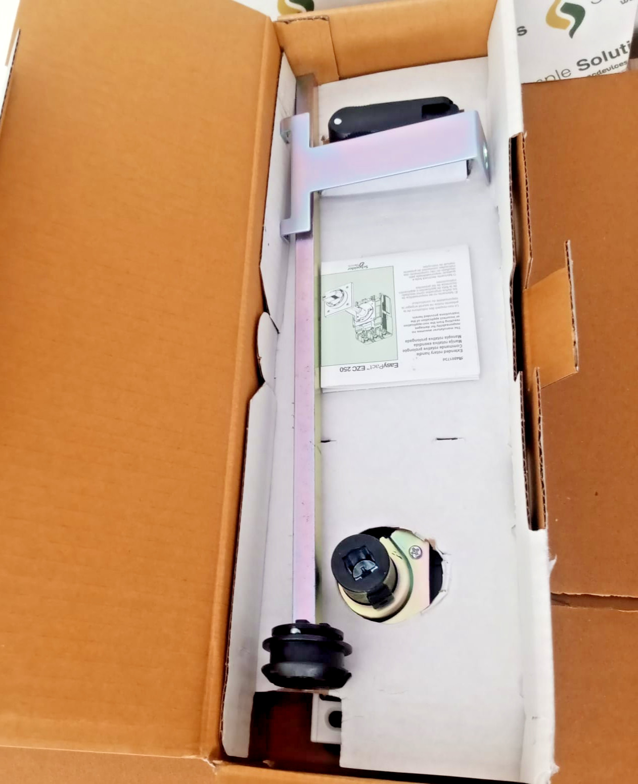 1PC- Schneider EZEROTE Accessory Extended Rotary Handle for Ezc250- Brand New