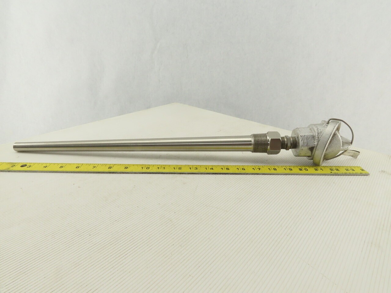 Barber-Colman J61W-M0165-AB2-L-0B Thermowell Tapered Probe 17″