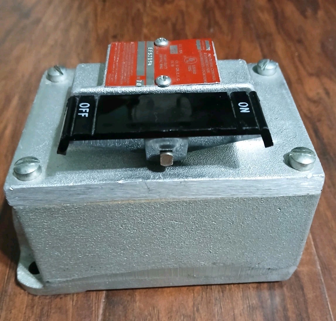 Crouse-Hinds EFS2194 Explosion Proof Tumbler Switch Condulet 3/4 EDS-271 New