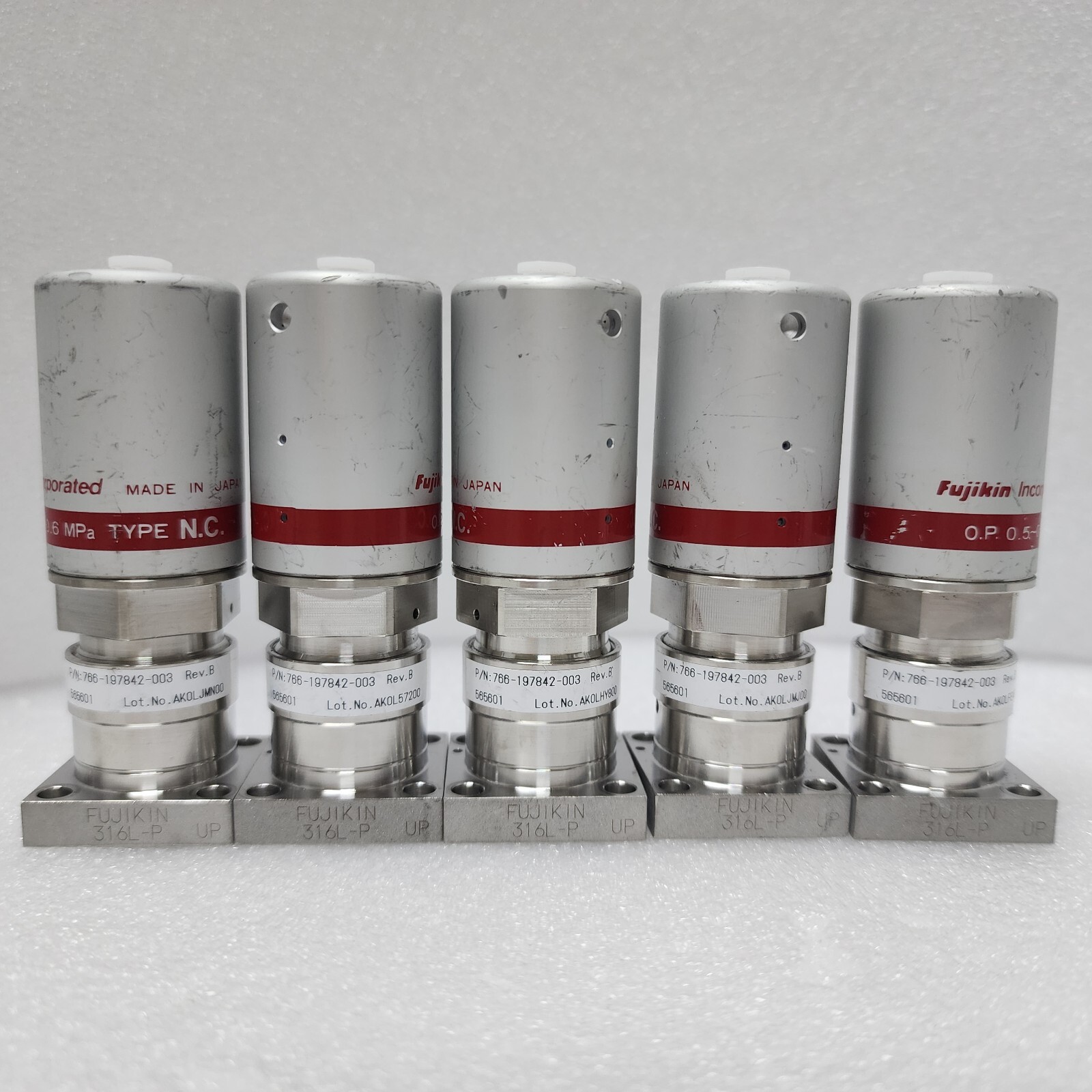 5 Fujikin 0.P 0.5-0.6 MPa, Lam 766-197842-003 Rev B, C No. 565601 NC Valve,96923