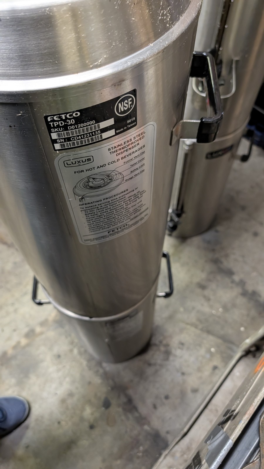 Fetco TPD-30 Luxus 3 Gal Coffee Dispenser. Free Shipping for Most!!