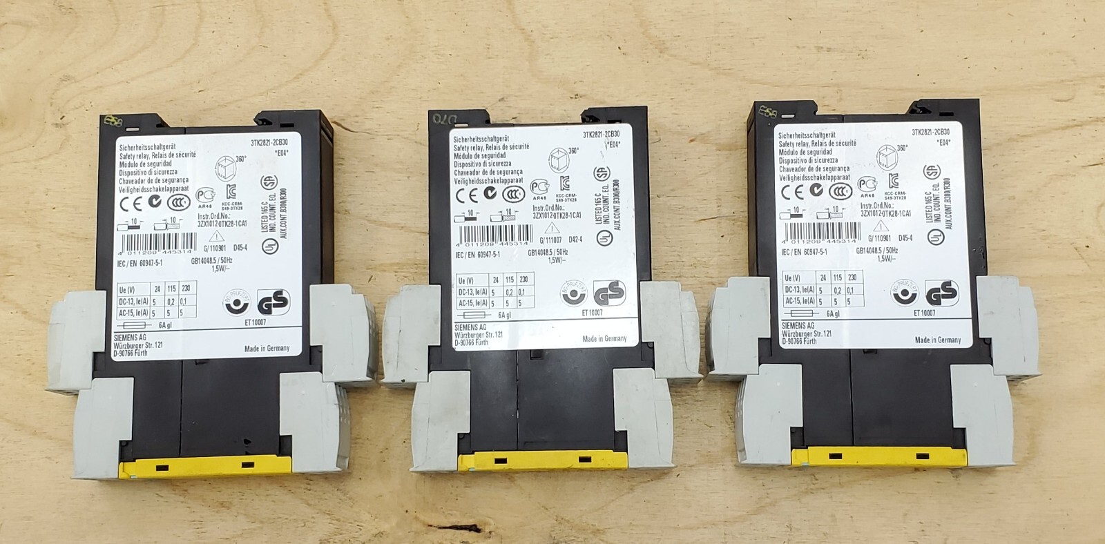 Qty 1 – Siemens 3TK2821-2CB30 24V AC or DC Safety Relay – Tested👍💯