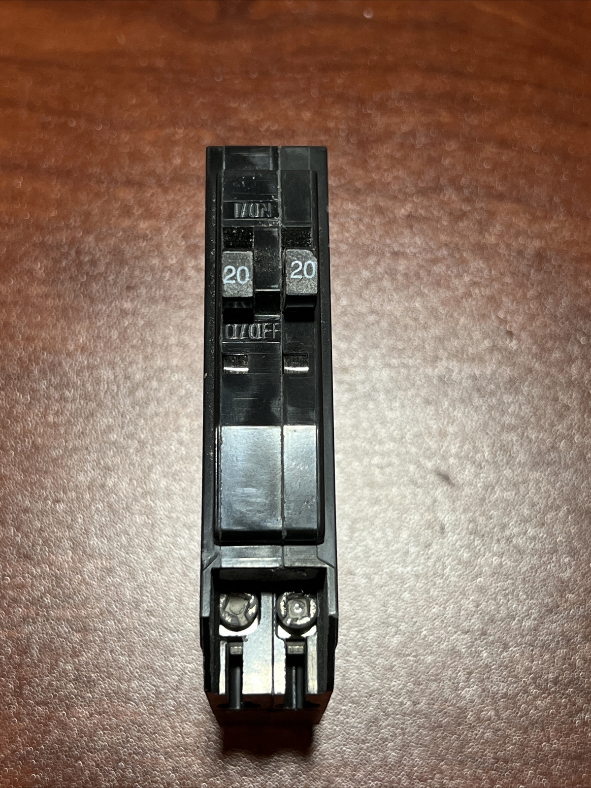 Square-D QOT2020 Tandem Double Circuit Breaker 20 Amp 120/240V w/ Metal Hook
