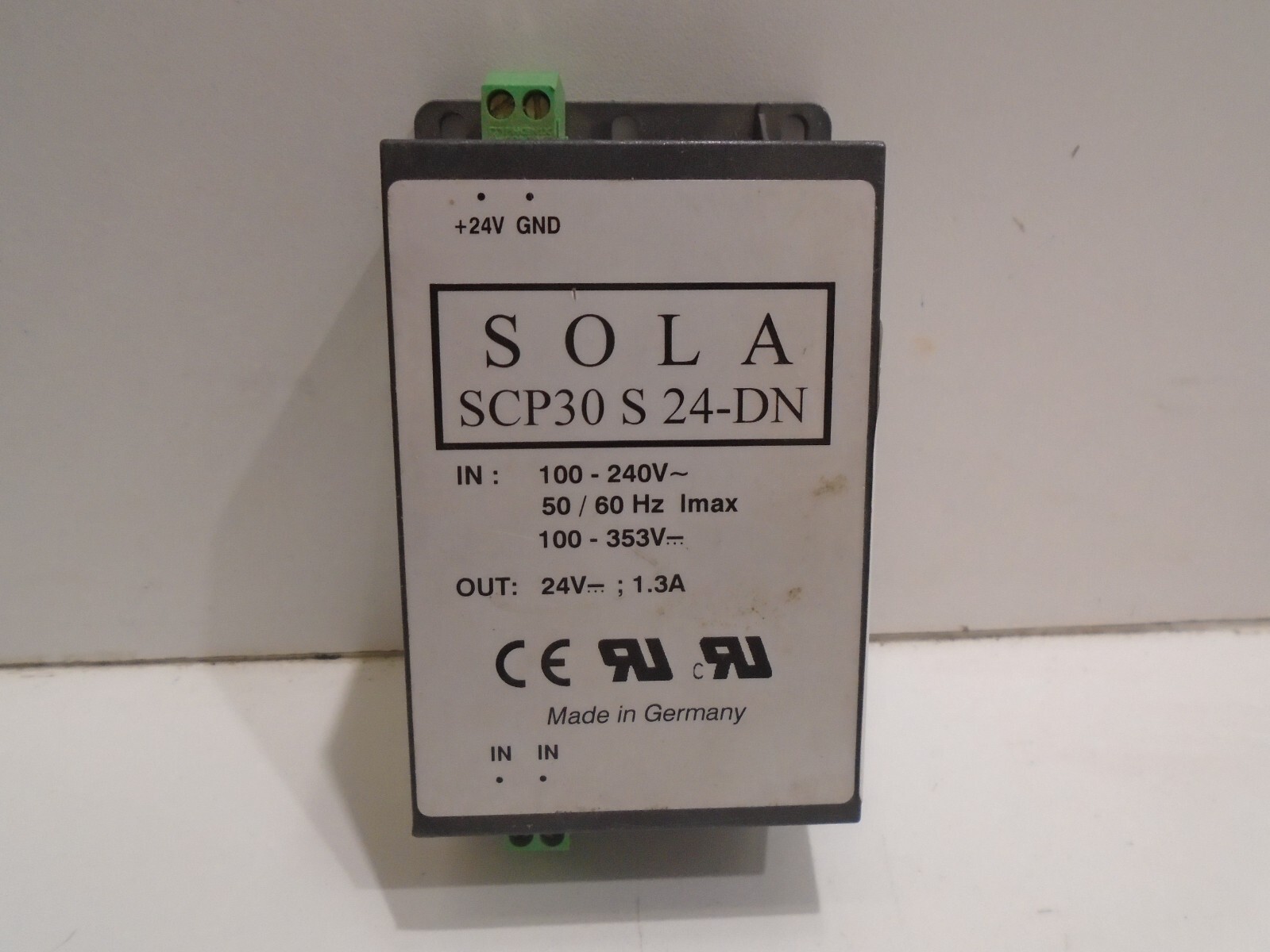 EMERSON SOLA SCP30 S 24-DN POWER SUPPLY 100/240V 50/60HZ 24V-1.3A