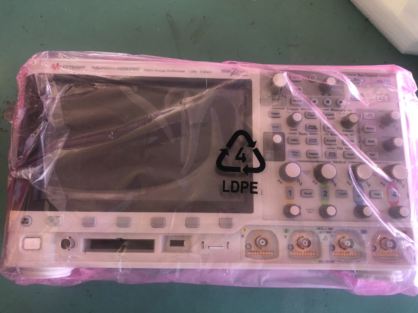 Keysight InfiniiVision DSOX3104T Oscilloscope, 4-channel, 1 GHz