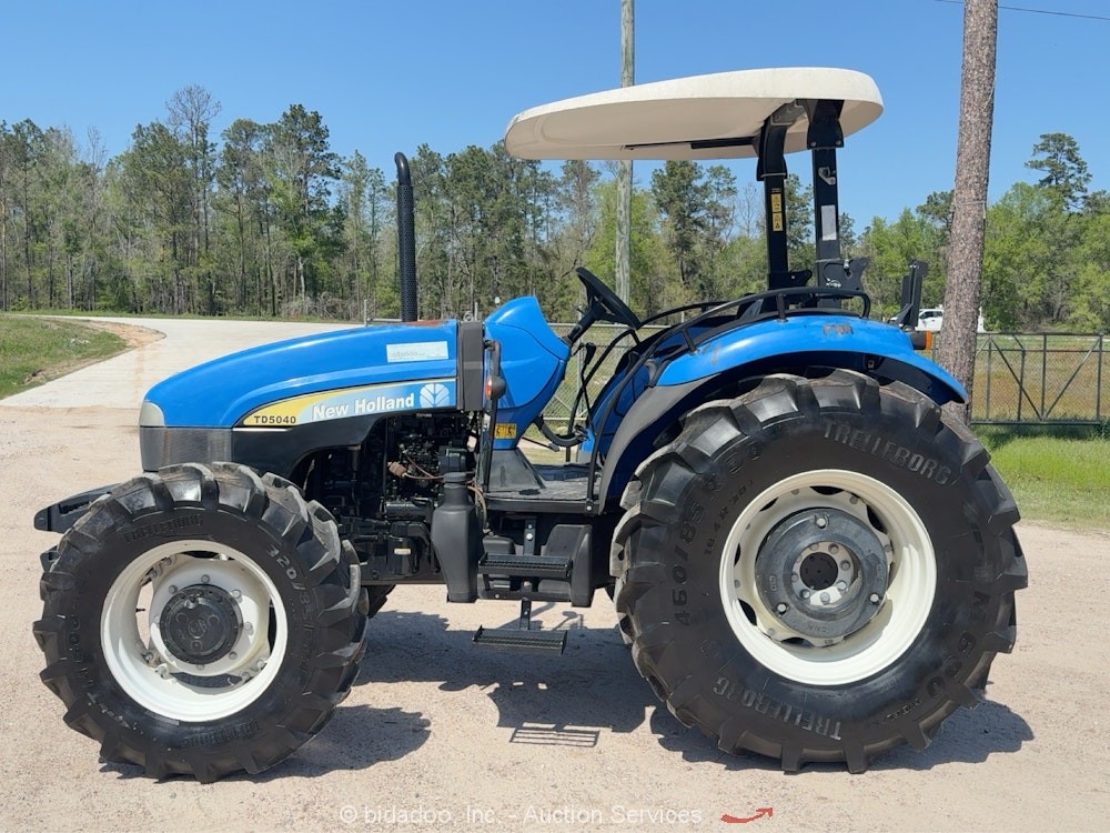 New Holland TD5040 4WD Diesel Tractor MFWD Utility Ag Farm 88HP PTO 3PT bidadoo