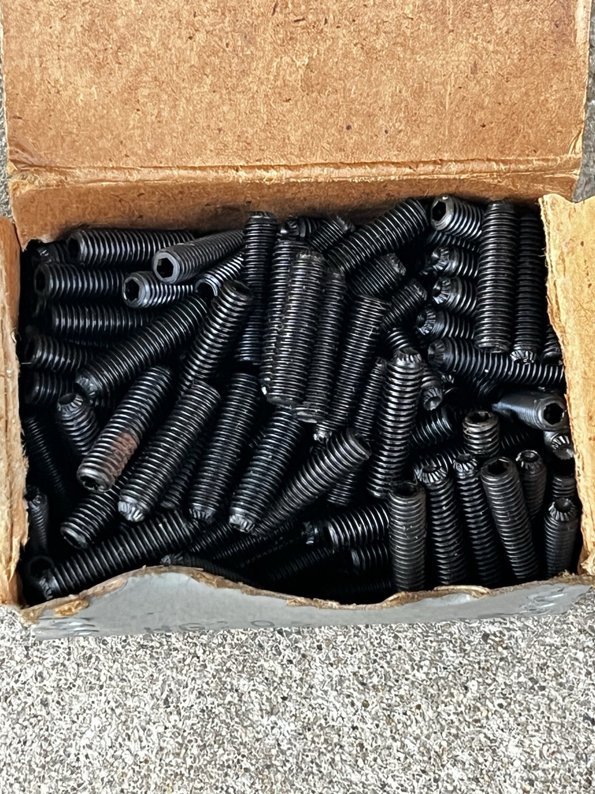 NOS Unbrako 10-32 x 3/4” Knurled Cup Socket Set Screw NEW
