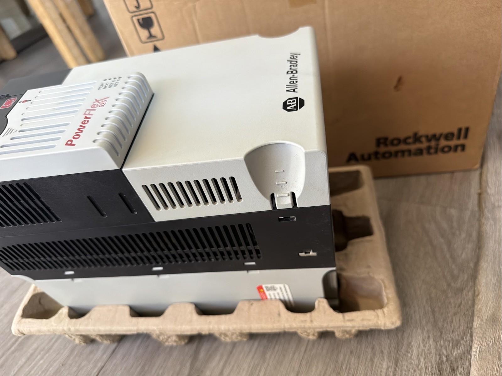 Allen Bradley 25B-B032N104 — PowerFlex 525 7.5kW (10Hp) AC Drive**New**Brand AB