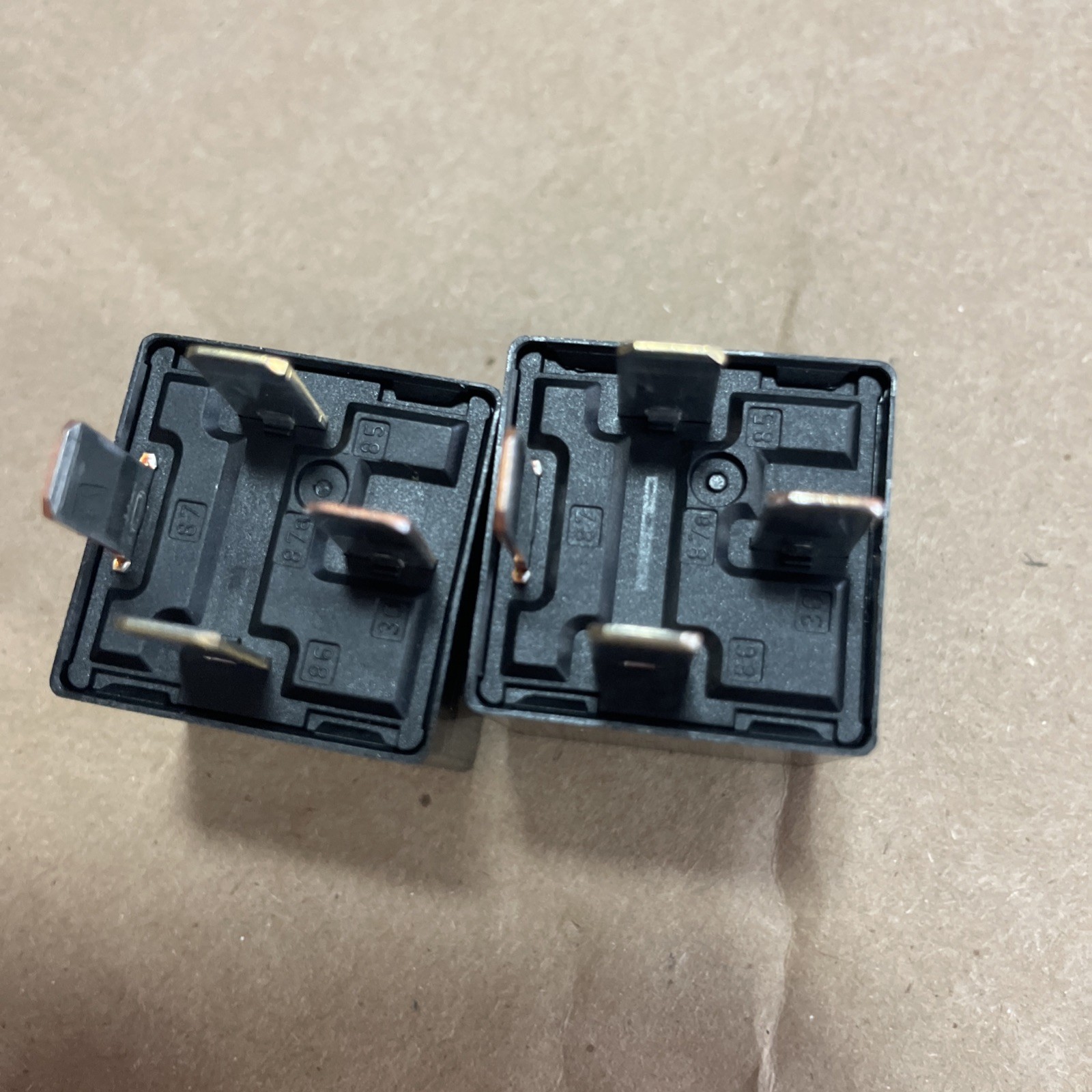 (2) Fomoco Ford Motor Company HS6TA JU5T-14B192-SCA Relay G8