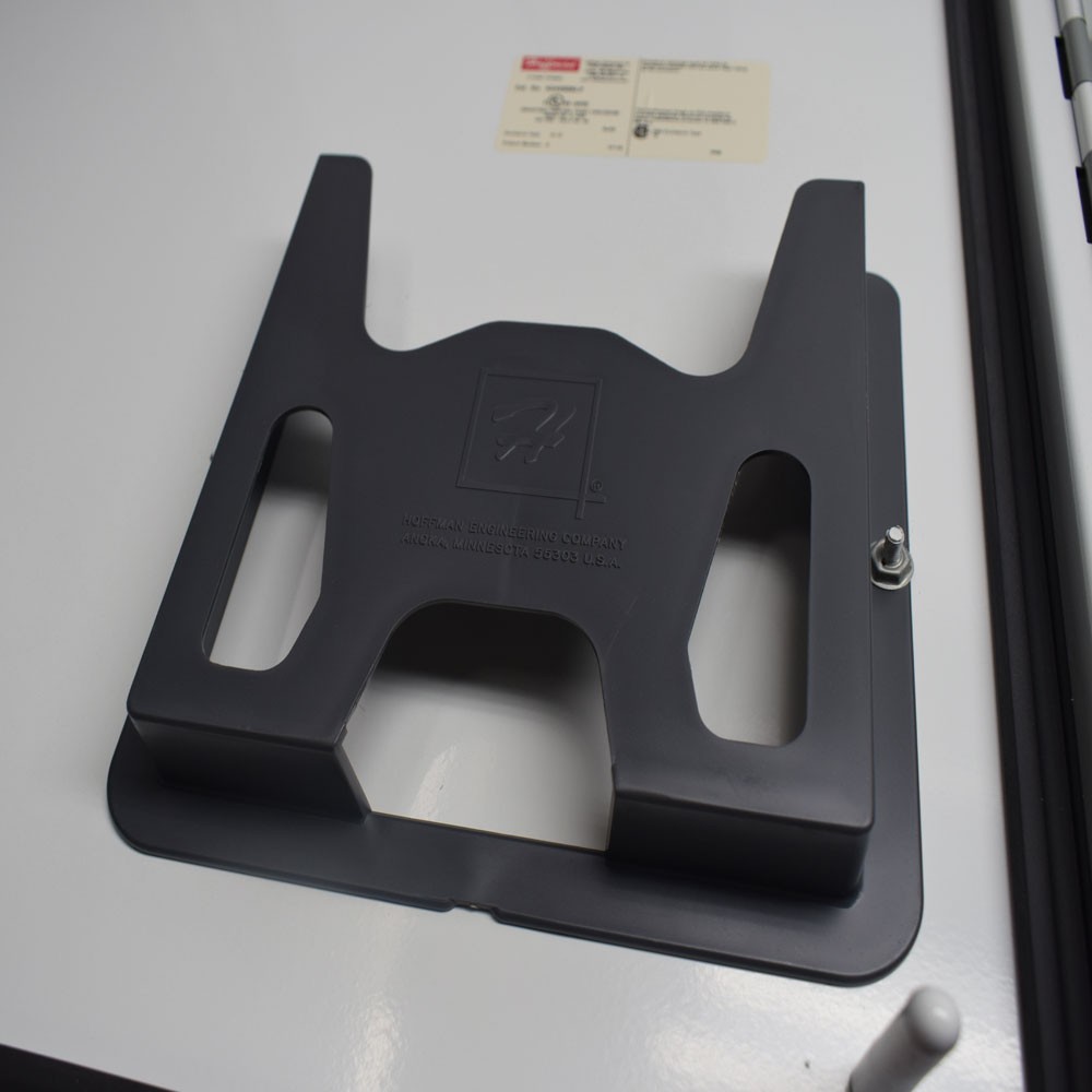 NEW Hoffman 24″L x 20″W x 8″H Type 12, 13 Screw Clamp Electrical Enclosure IP65