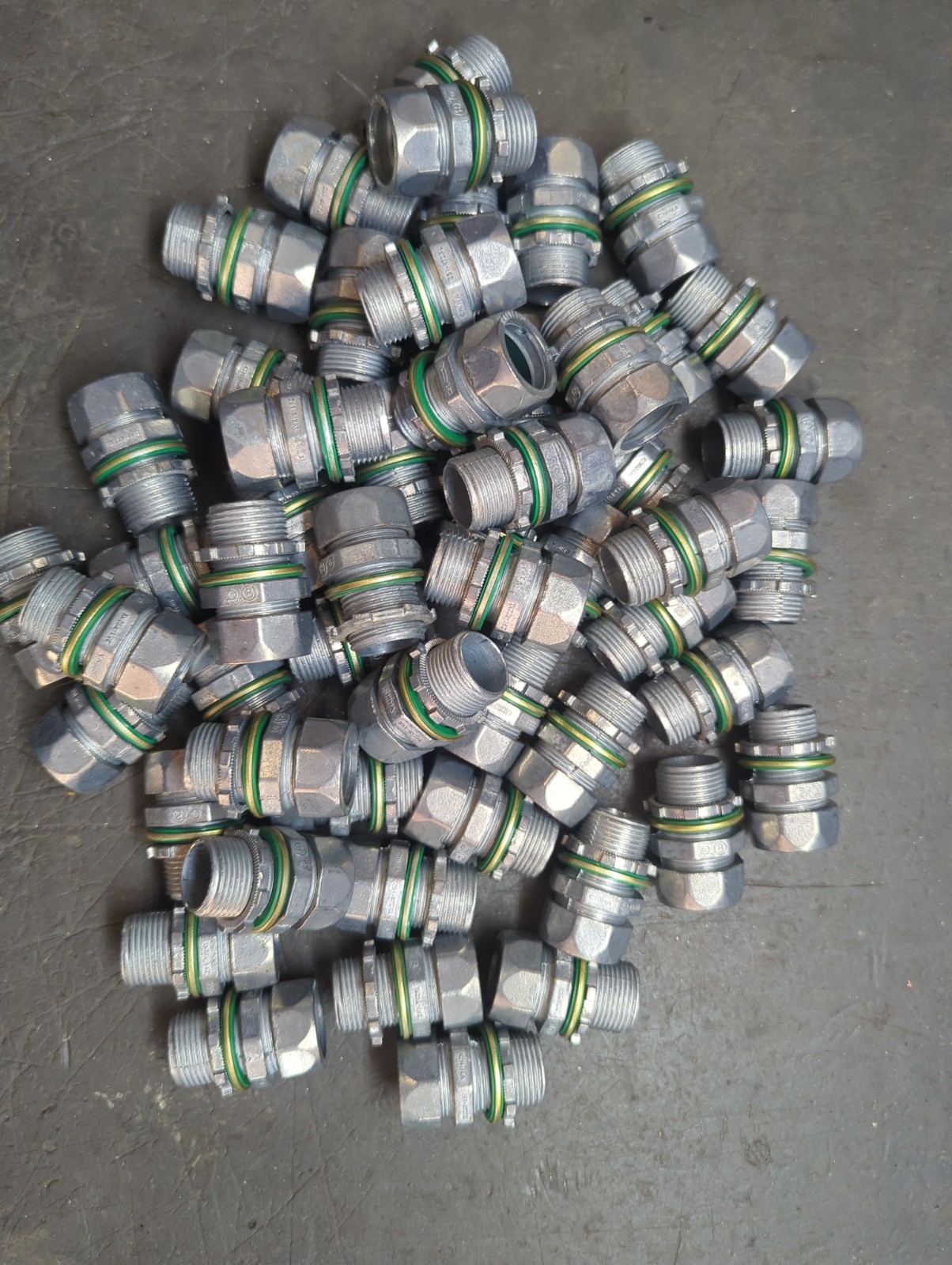Qty Of 54- Bridgeport 251-RT2XL 3/4″ Raintight EMT Compression Conduit Fittings