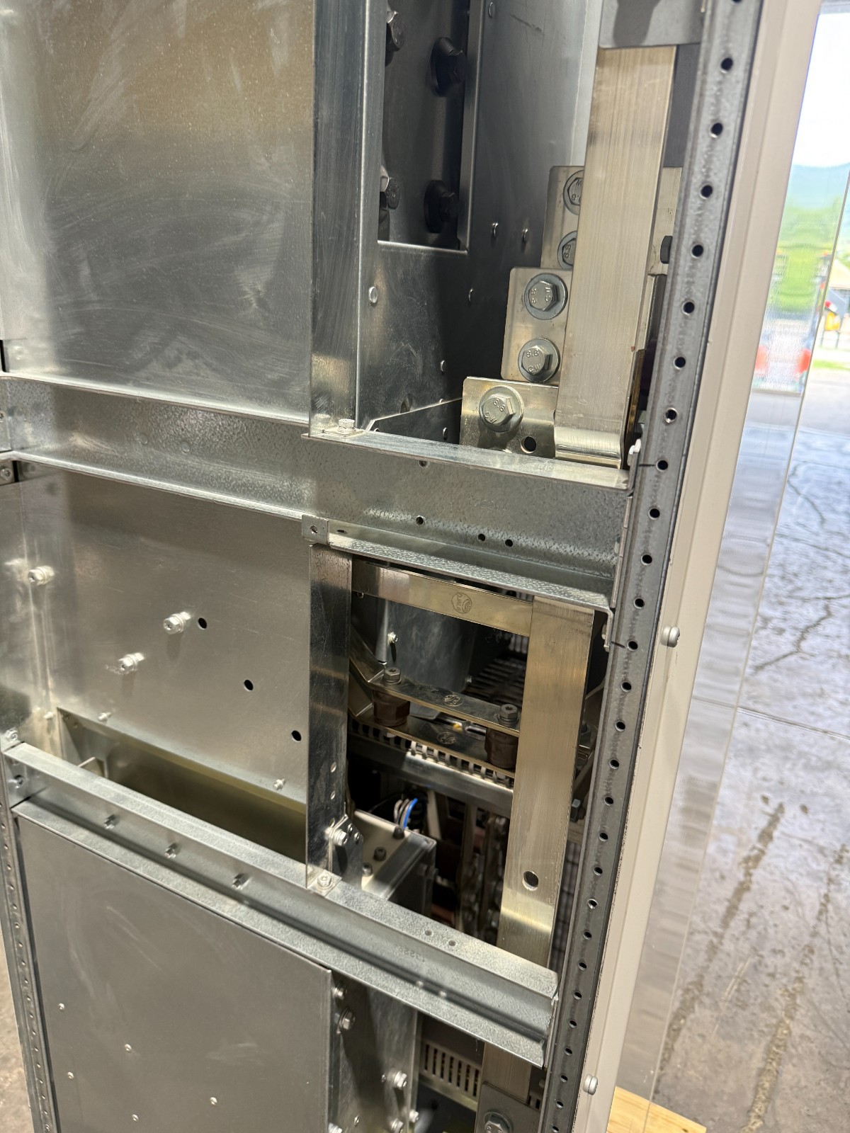 150 HP / 110 KW ABB inverter, Drive, VFD, ACS800-37-0170-5+B054+C129+8L506