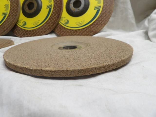 Norton 7″X1/4″X7/8″ Brown Grinding Disc for Stainless Steel A24-KBFR2 (qty of 5)